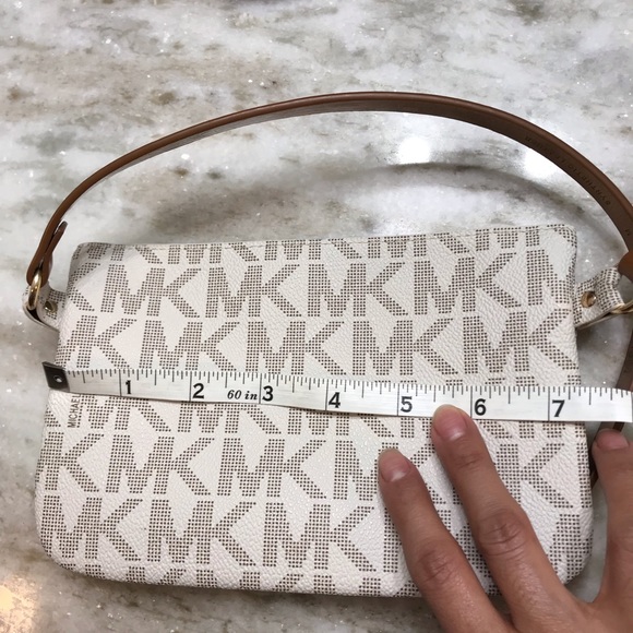 Sold - Picture 7 of 8